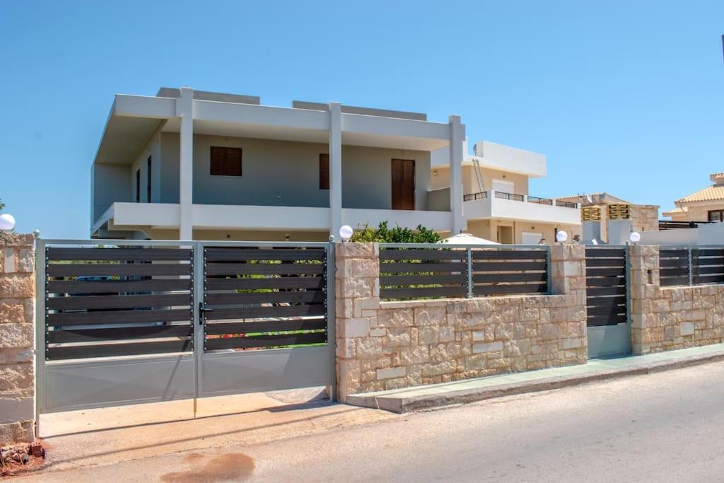 Md Residence Near The Beach W Bbq And Private Parking خيرسونِسوس المظهر الخارجي الصورة