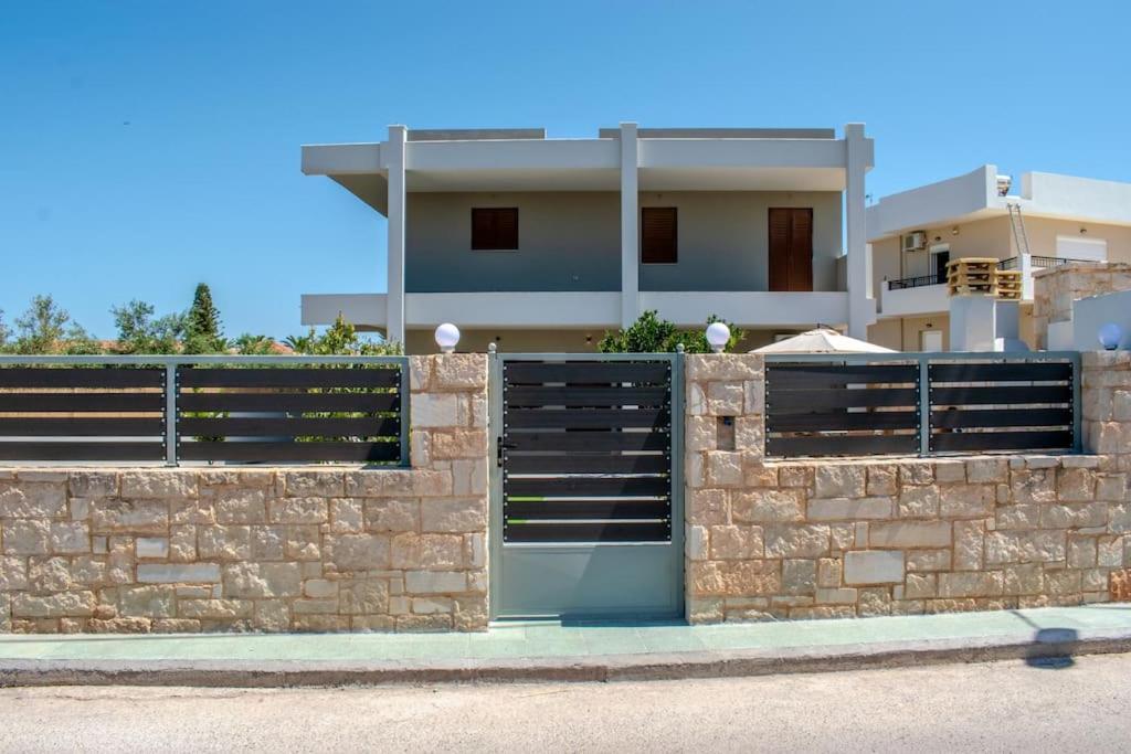 Md Residence Near The Beach W Bbq And Private Parking خيرسونِسوس المظهر الخارجي الصورة