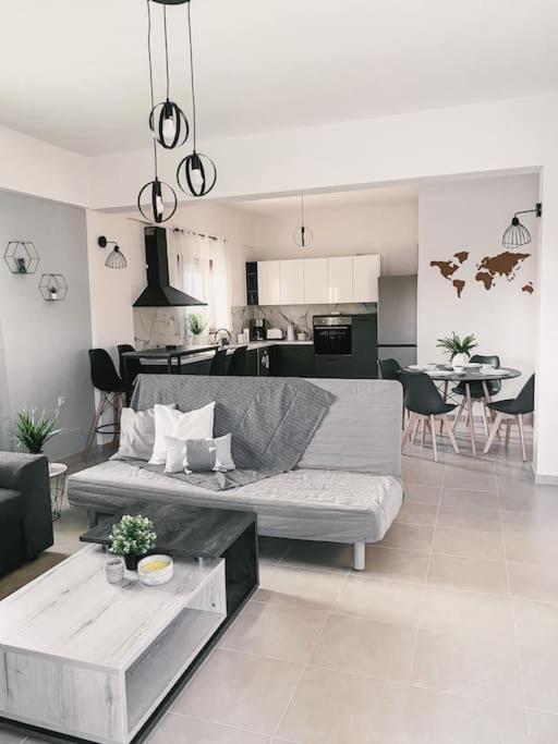 Md Residence Near The Beach W Bbq And Private Parking خيرسونِسوس المظهر الخارجي الصورة